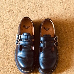 Black Dr Marten shoes in excellent condition. Size 8 woman’s US.